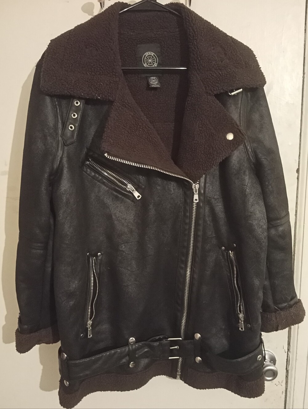 Urban Outfitters Oversized Faux Leather Aviator BikerJacket Black Brown Sherpa L